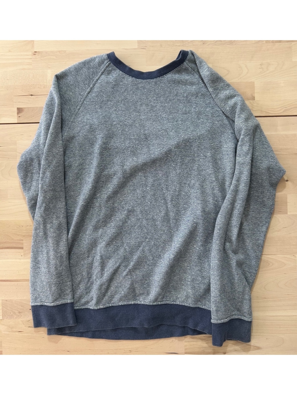 Patagonia Grey & Blue Striped Long Sleeve Crewneck Pullover - Size M